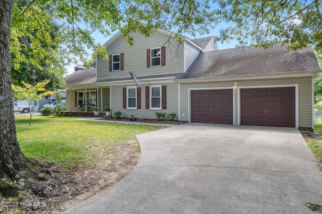 Photo of 113 Bellowing Doe Road, Hampstead, NC 28443 (MLS # 100520934)