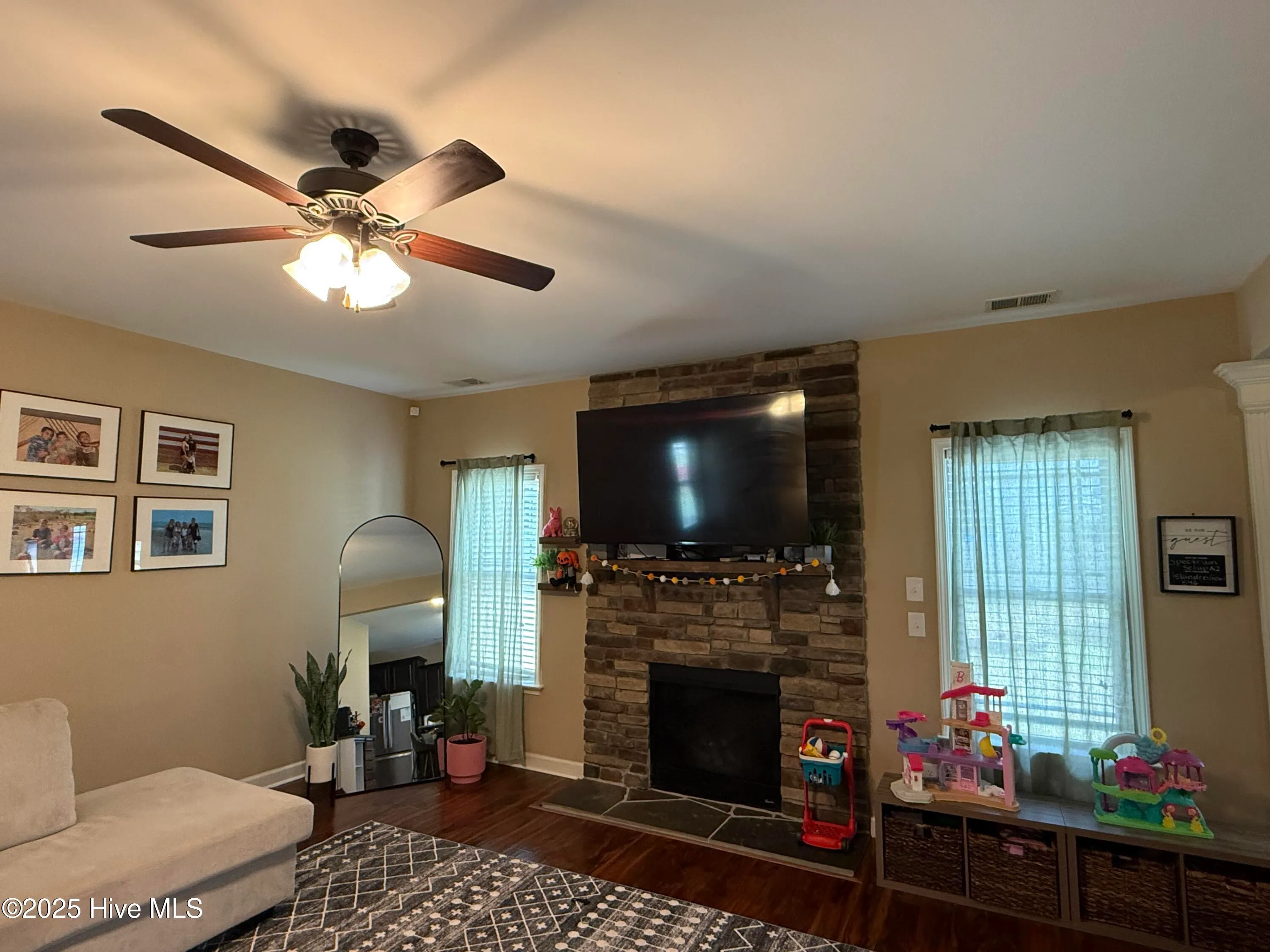 Pikeville, North Carolina 27863, United States, 4 Bedrooms Bedrooms, ,3 BathroomsBathrooms,Residential,Pending,201551