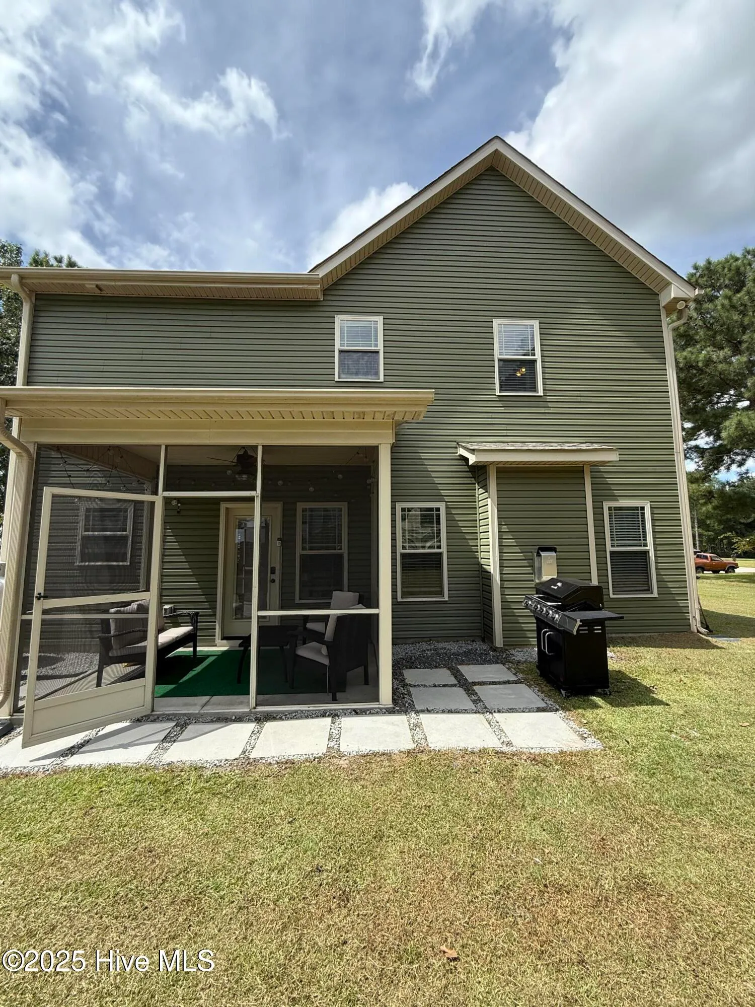 Pikeville, North Carolina 27863, United States, 4 Bedrooms Bedrooms, ,3 BathroomsBathrooms,Residential,Pending,201551