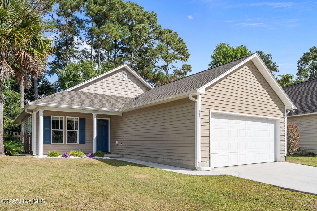 Photo of 101 Southern Magnolia Court, Hampstead, NC 28443 (MLS # 100532086)