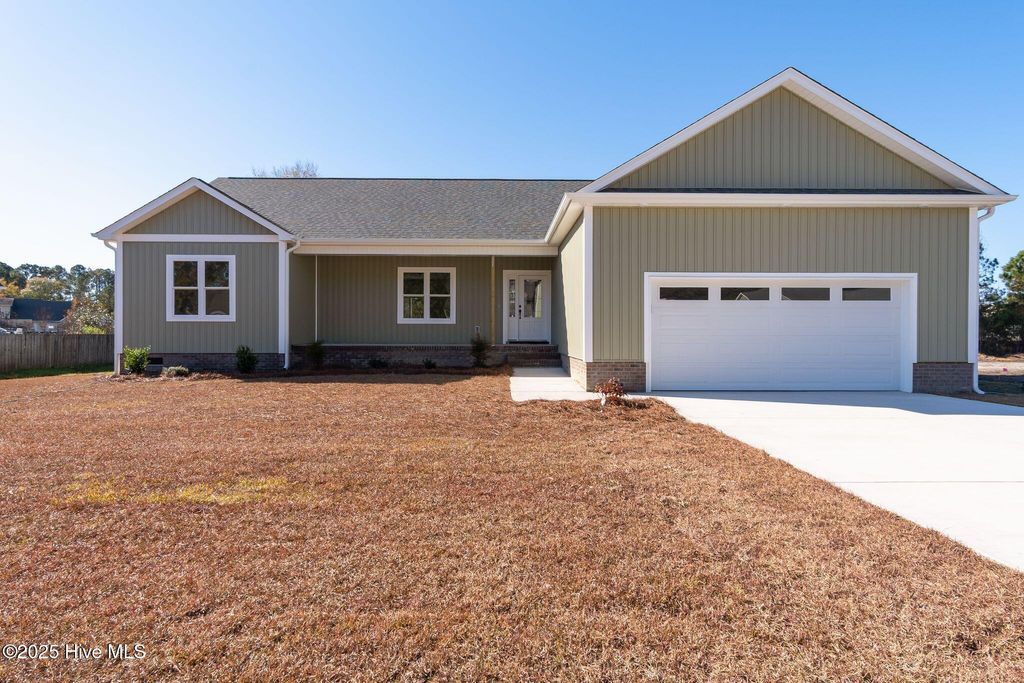 Photo of 139 Laura Drive, New Bern, NC 28562 (MLS # 100518037)