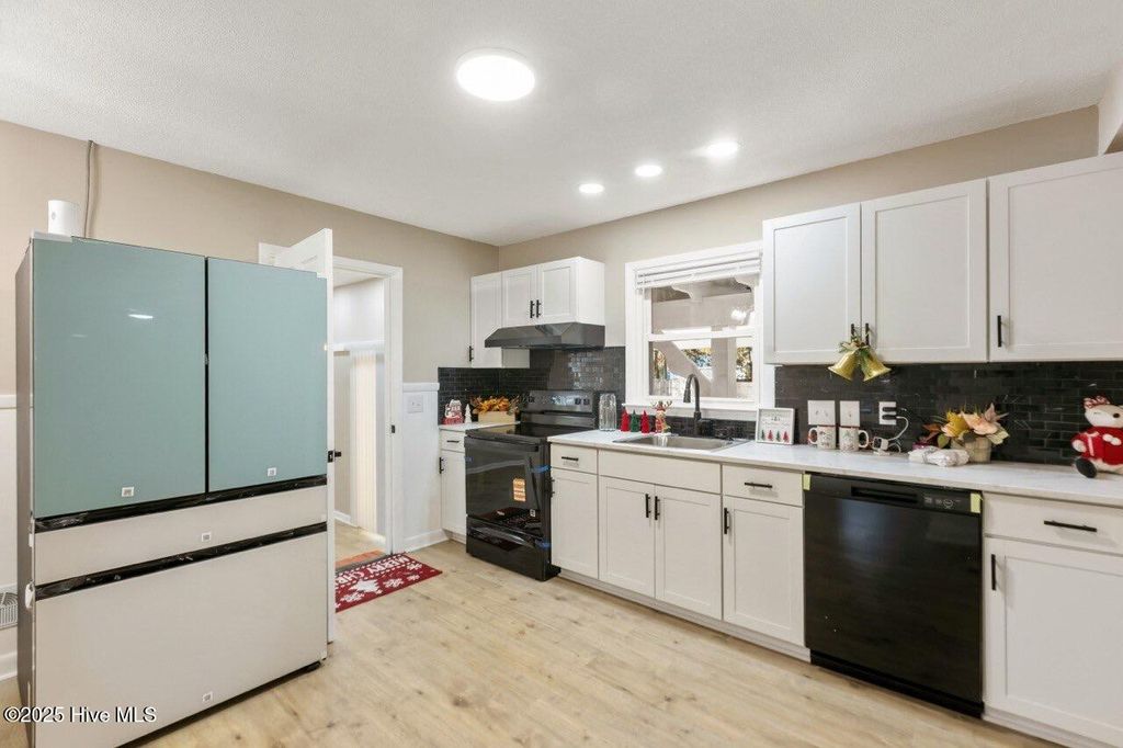 Photo of 3202 College Road S, Wilmington, NC 28412 (MLS # 100542546)