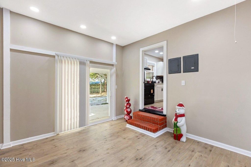 Photo of 3202 College Road S, Wilmington, NC 28412 (MLS # 100542546)