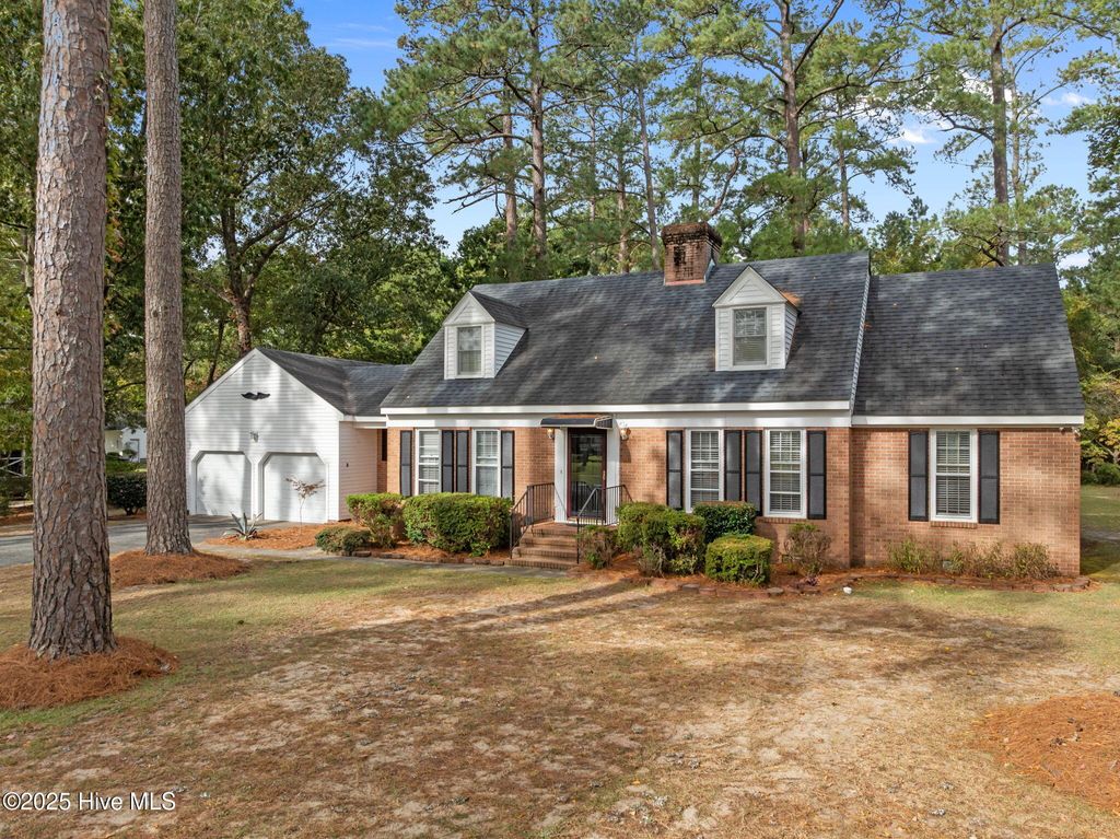 Photo of 220 W Fairway Drive, Washington, NC 27889 (MLS # 100535968)