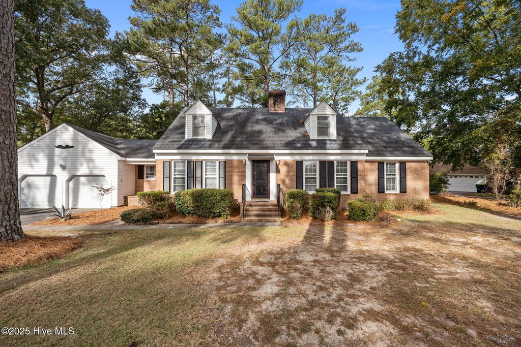 Photo of 220 W Fairway Drive, Washington, NC 27889 (MLS # 100535968)