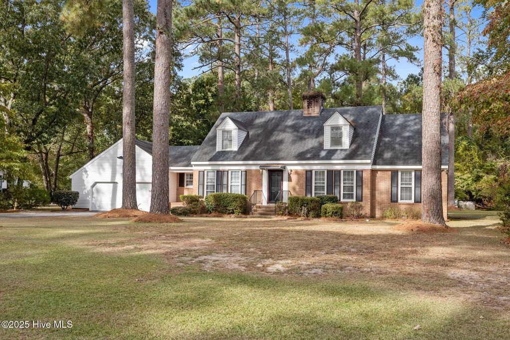 Photo of 220 W Fairway Drive, Washington, NC 27889 (MLS # 100535968)