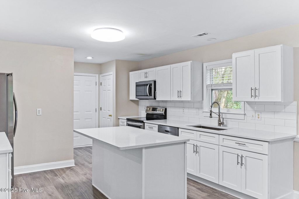 Photo of 119 Vista Lane, Hampstead, NC 28443 (MLS # 100517875)