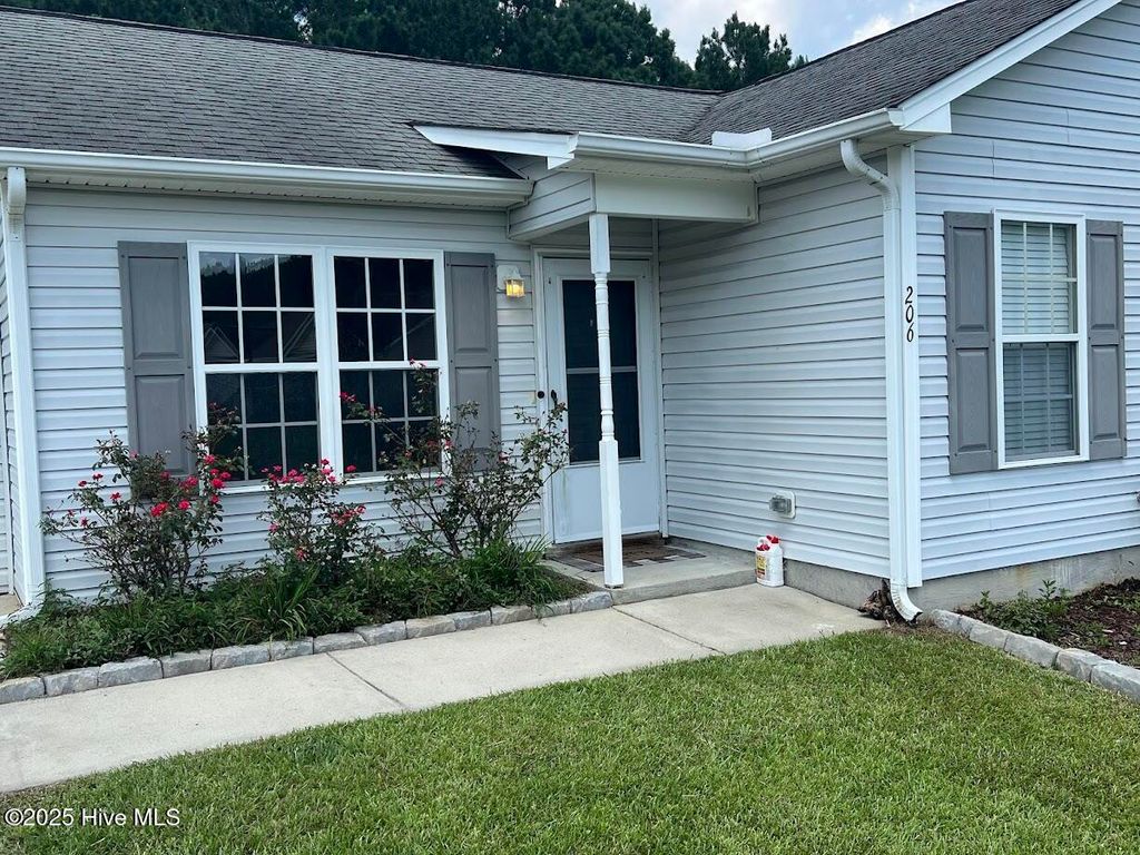 Photo of 206 Woodbine Terrace, Burgaw, NC 28425 (MLS # 100525737)