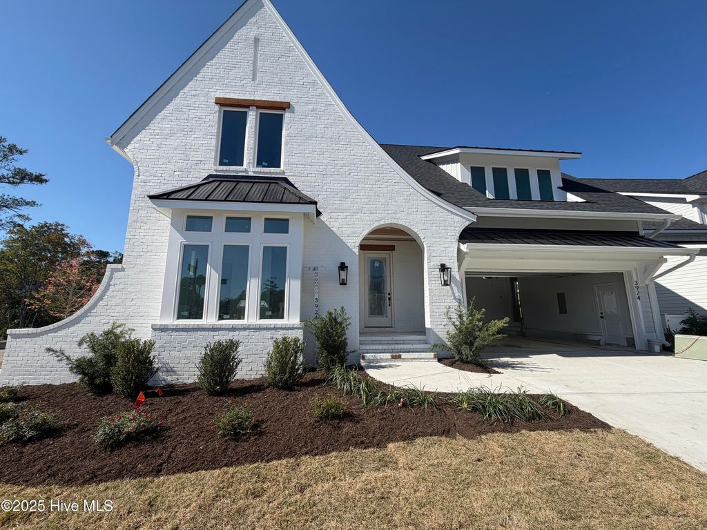 Photo of 3924 Laurel Point Drive #147, Wilmington, NC 28409 (MLS # 100516192)