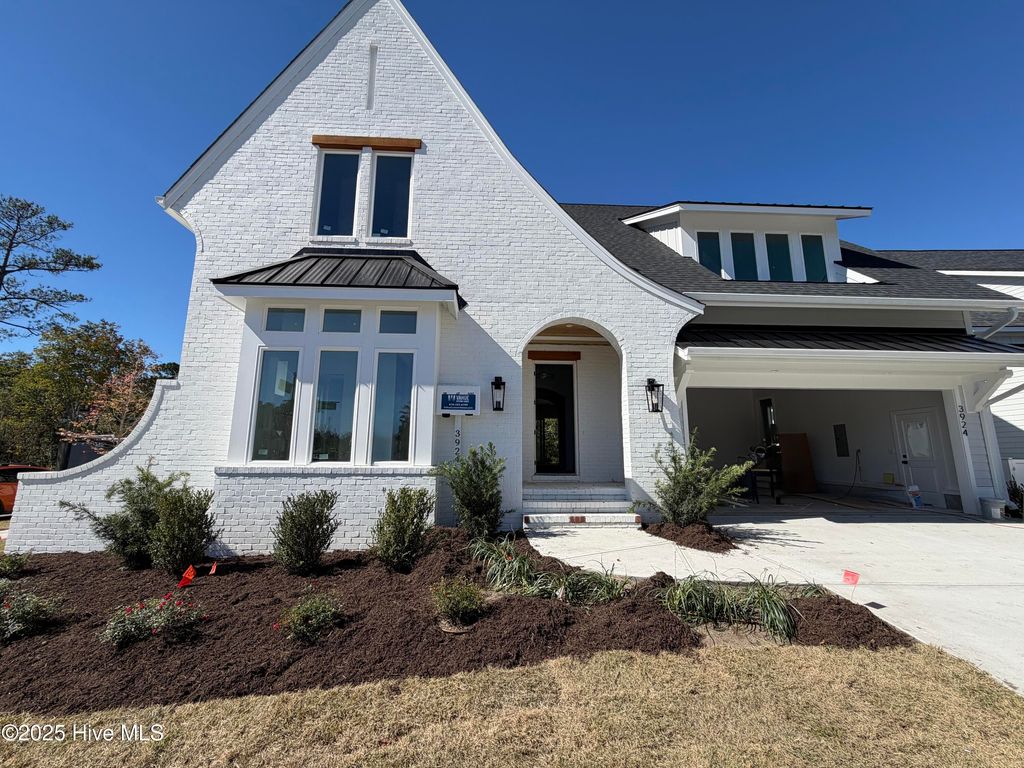 Photo of 3924 Laurel Point Drive #147, Wilmington, NC 28409 (MLS # 100516192)