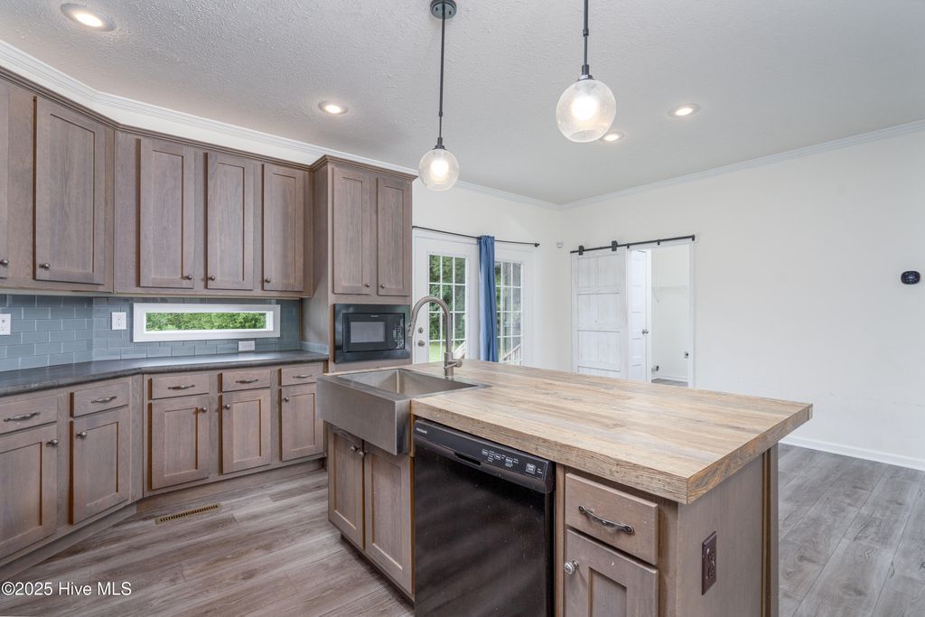 Photo of 239 Belgrade Swansboro Road, Stella, NC 28582 (MLS # 100526044)