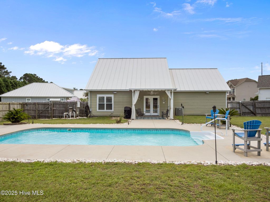 Photo of 101 Elis Landing Lane, Newport, NC 28570 (MLS # 100522466)