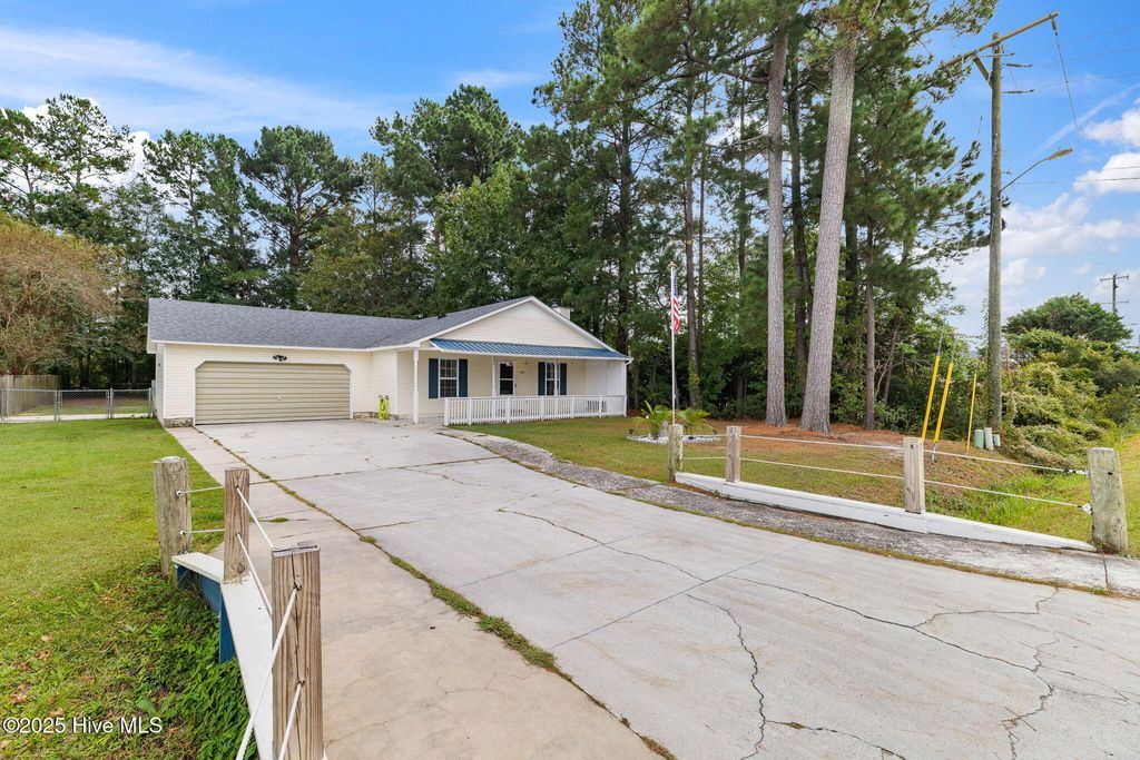Photo of 202 Catawba Road, Havelock, NC 28532 (MLS # 100535415)