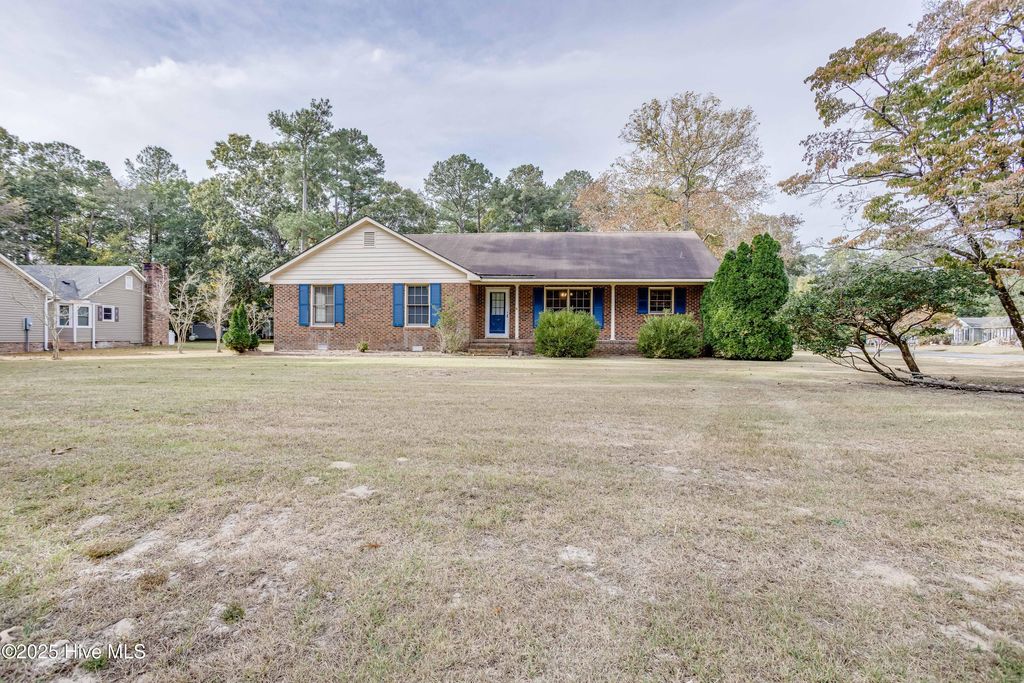 Photo of 101 Sweetbriar Road, Washington, NC 27889 (MLS # 100535981)