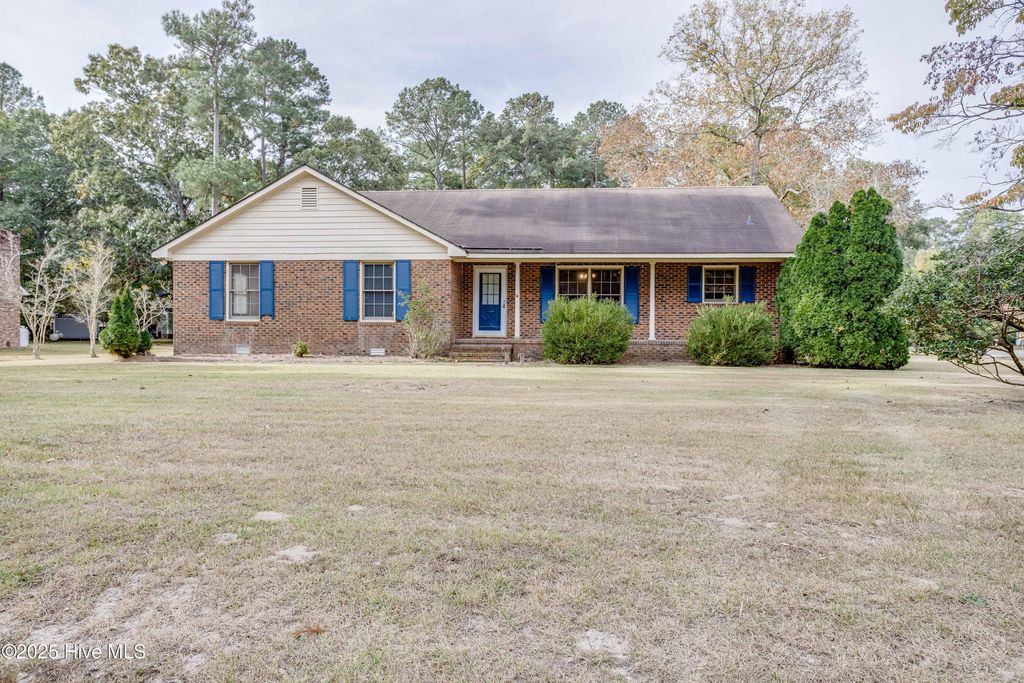 Photo of 101 Sweetbriar Road, Washington, NC 27889 (MLS # 100535981)