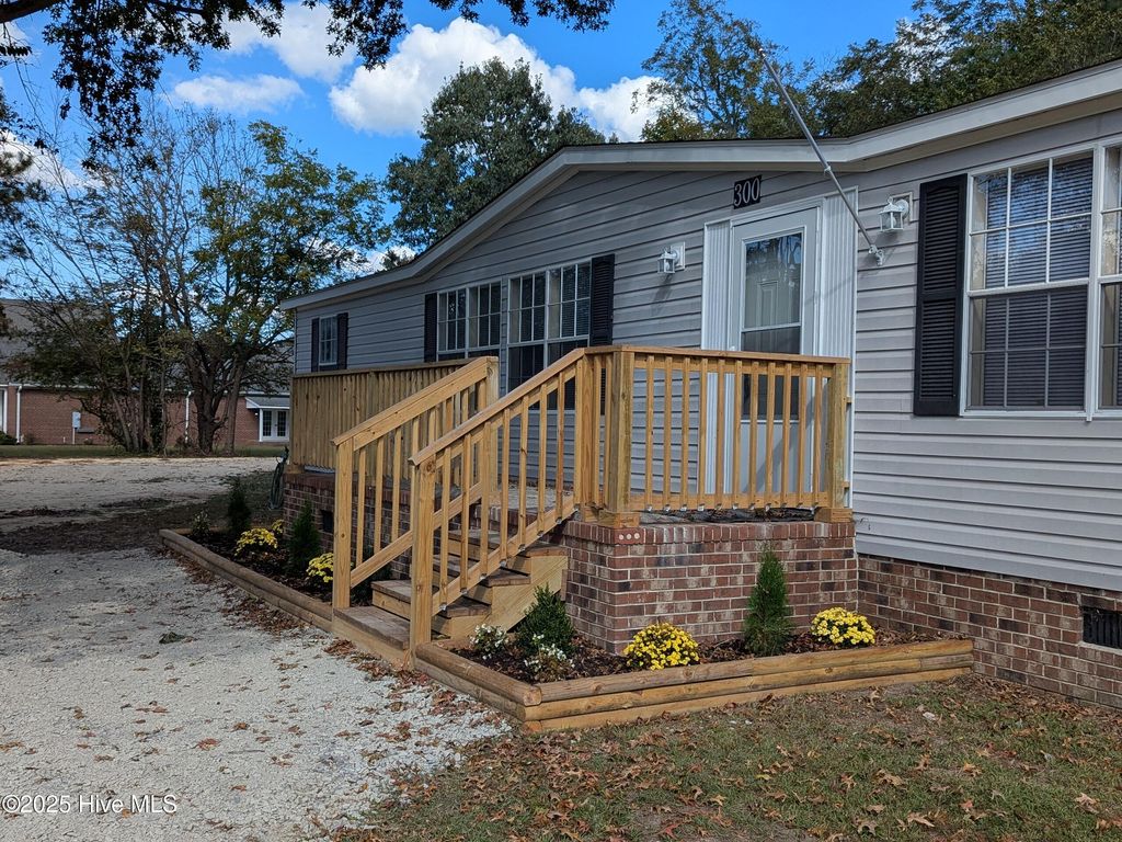 Photo of 300 Corner High Road, Eure, NC 27935 (MLS # 100535641)