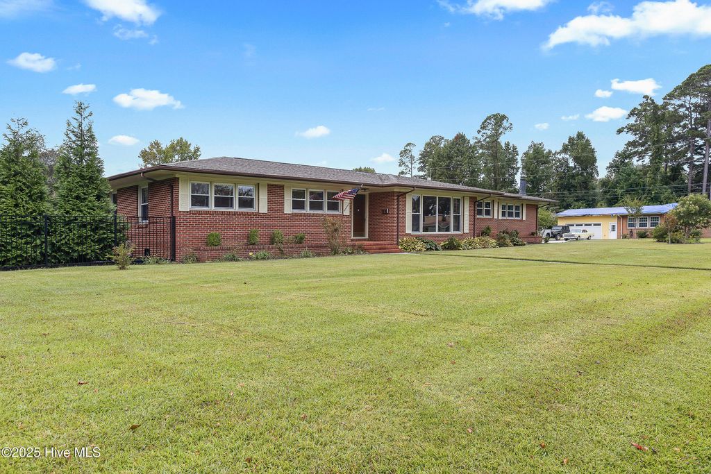 Photo of 407 Carmen Avenue, Jacksonville, NC 28540 (MLS # 100531215)