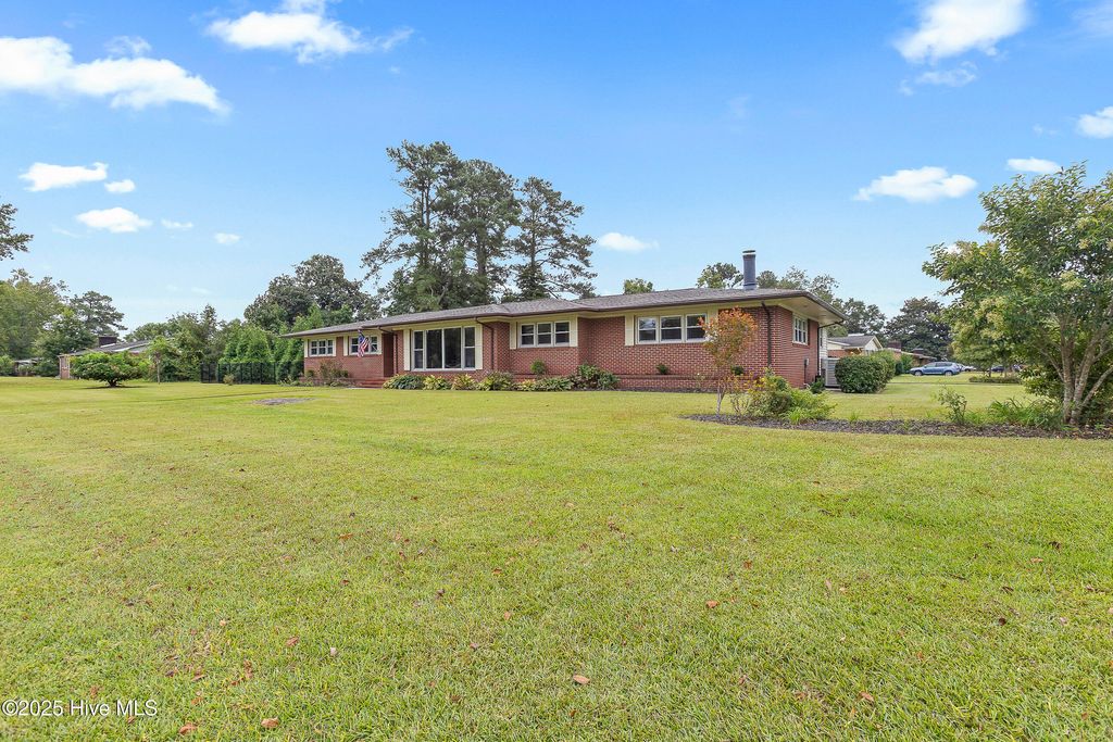 Photo of 407 Carmen Avenue, Jacksonville, NC 28540 (MLS # 100531215)
