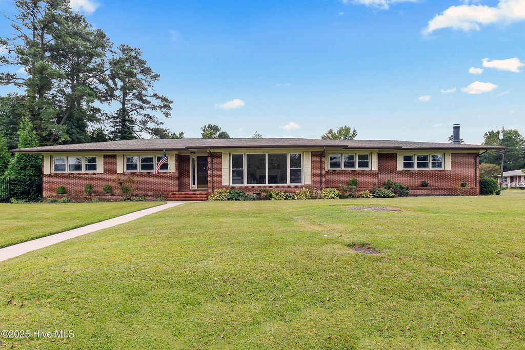 Photo of 407 Carmen Avenue, Jacksonville, NC 28540 (MLS # 100531215)