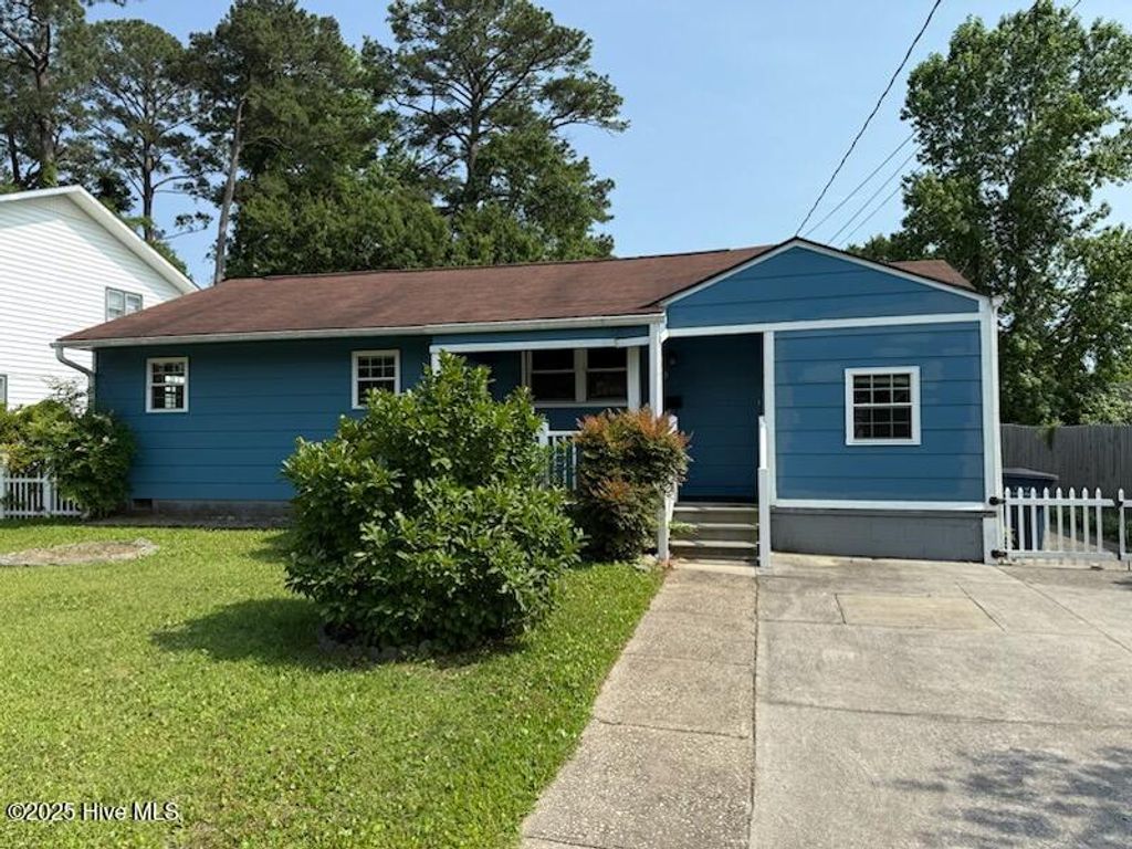 Photo of 500 Nelson Drive, Jacksonville, NC 28540 (MLS # 100526499)