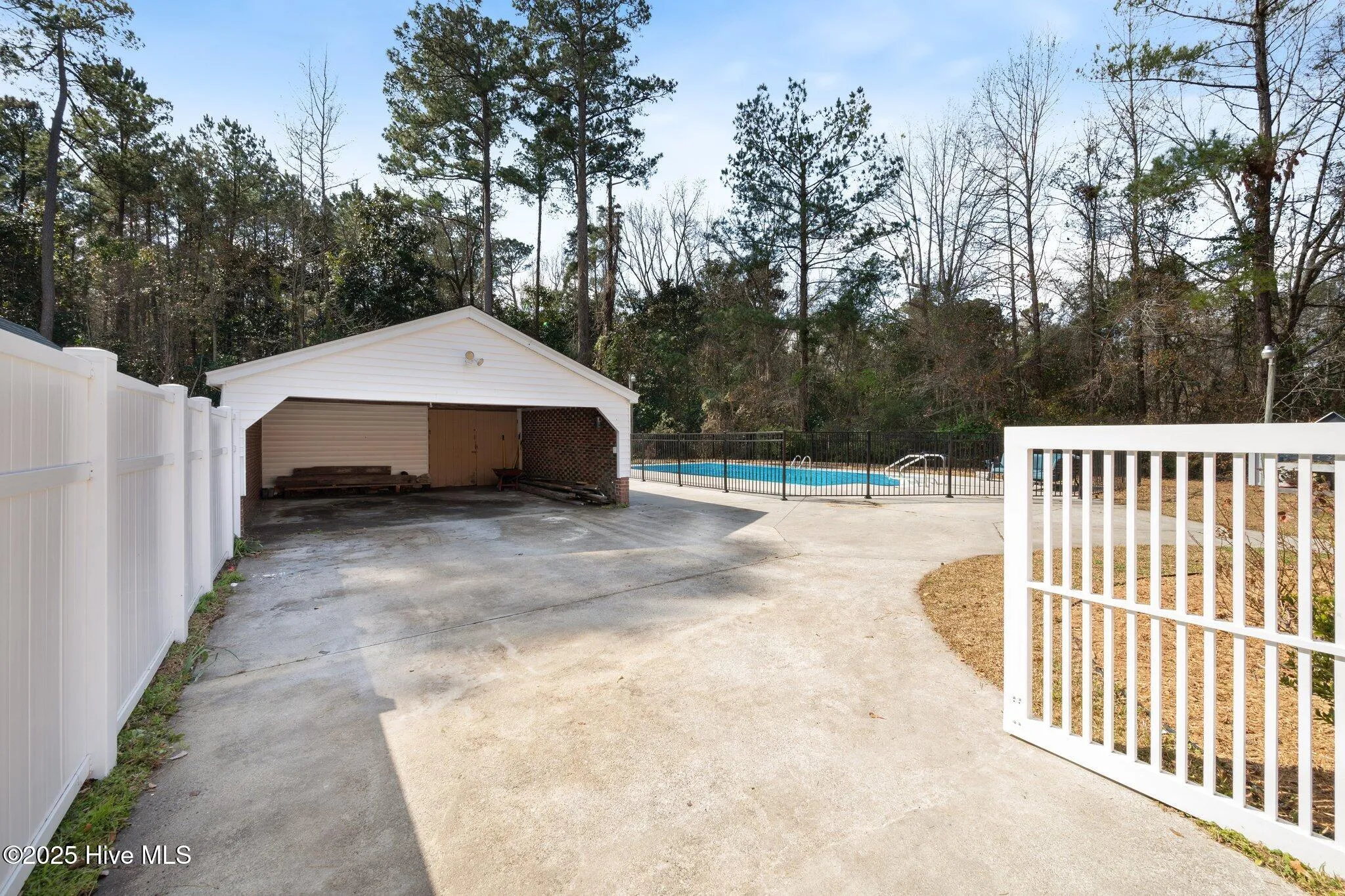 Burgaw, North Carolina 28425, United States, 3 Bedrooms Bedrooms, ,1 BathroomBathrooms,Residential,Pending,7110