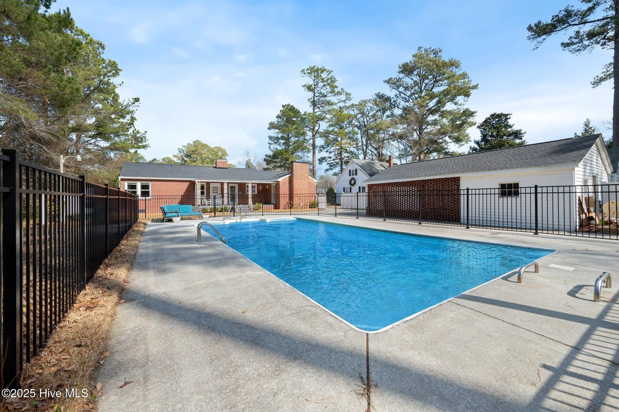 Burgaw, North Carolina 28425, United States, 3 Bedrooms Bedrooms, ,1 BathroomBathrooms,Residential,Pending,7110
