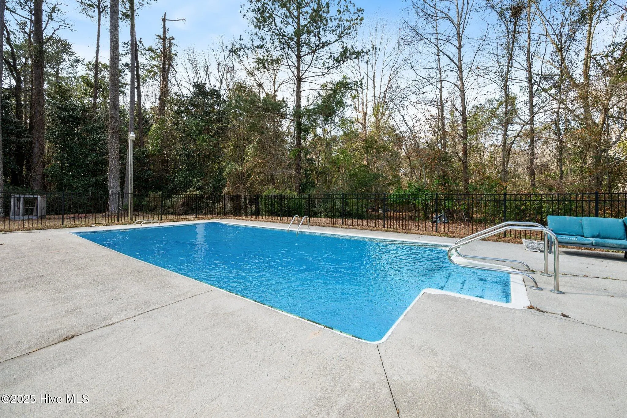 Burgaw, North Carolina 28425, United States, 3 Bedrooms Bedrooms, ,1 BathroomBathrooms,Residential,Pending,7110