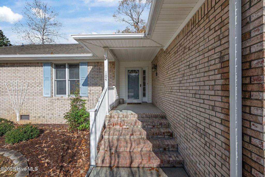 Photo of 104 New Hampshire Lane, New Bern, NC 28562 (MLS # 100544316)