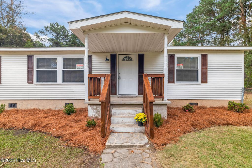 Photo of 1253 E Davis Road, Jacksonville, NC 28546 (MLS # 100538481)