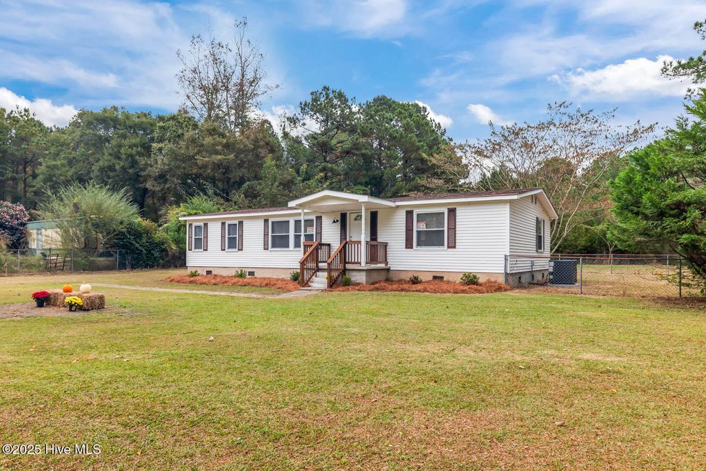 Photo of 1253 E Davis Road, Jacksonville, NC 28546 (MLS # 100538481)