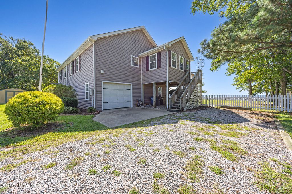 Photo of 132 Edgewater Drive, Shiloh, NC 27974 (MLS # 100530891)