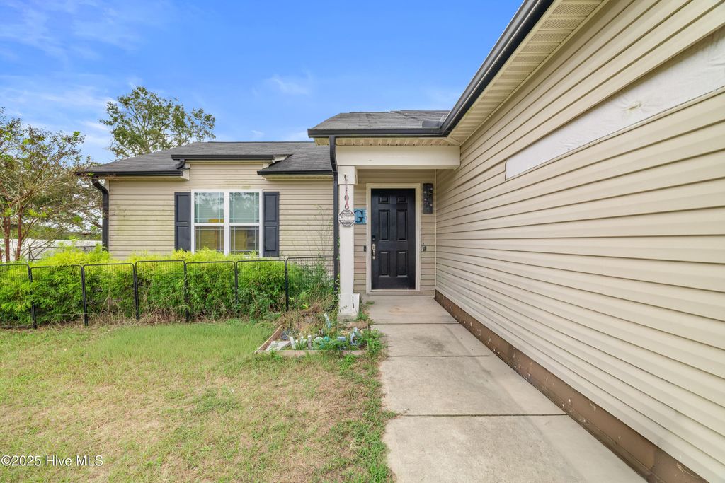 Photo of 106 Emmitt And Angie&#39;S Drive, La Grange, NC 28551 (MLS # 100536766)
