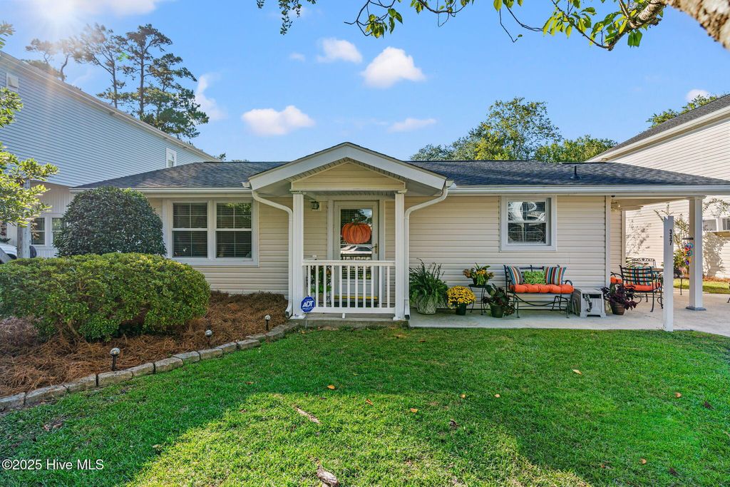Photo of 337 NE 46th Street, Oak Island, NC 28465 (MLS # 100535685)
