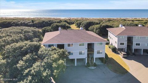 A home in Oak Island