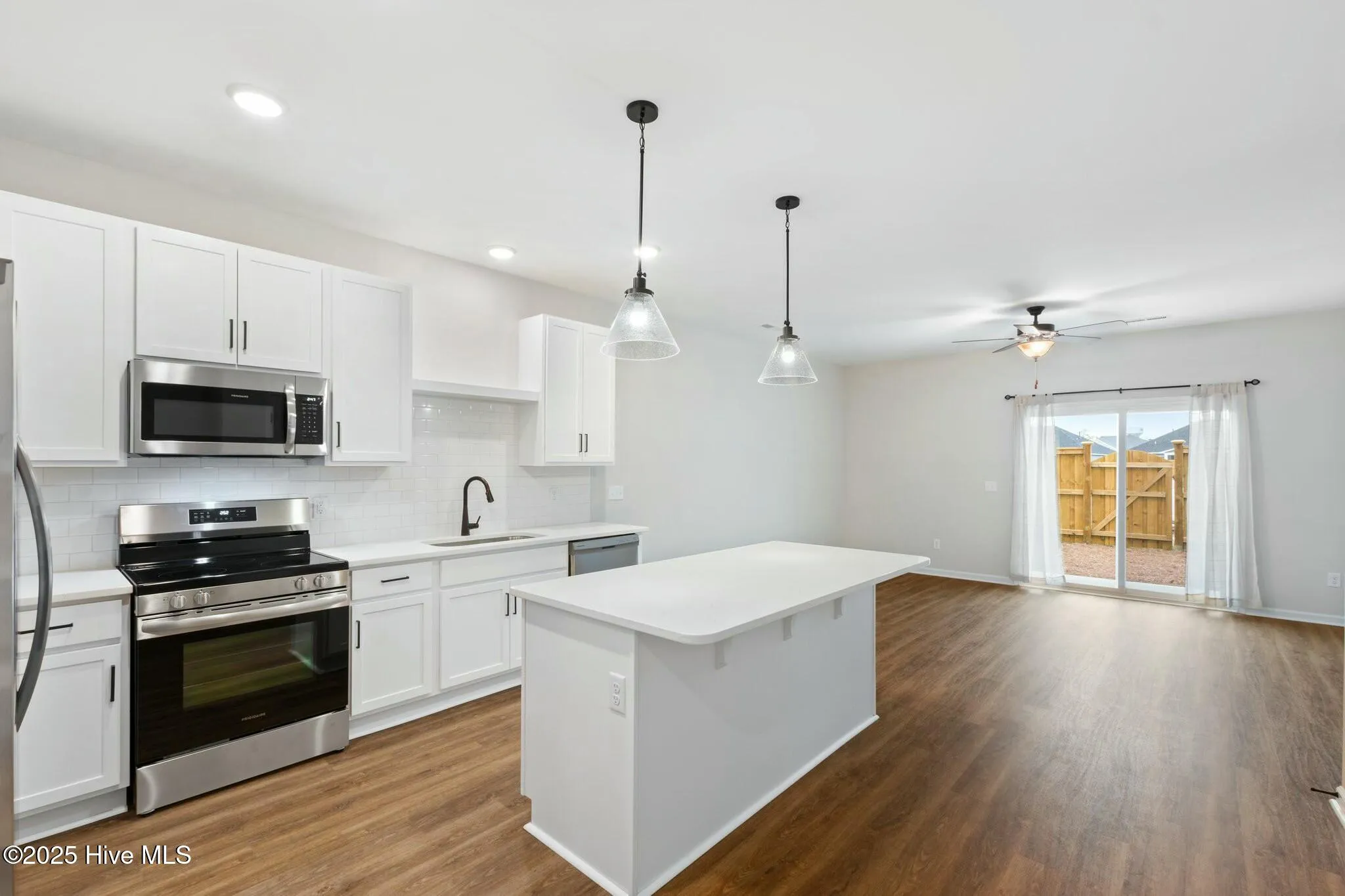 Leland, North Carolina 28479, United States, 3 Bedrooms Bedrooms, ,3 BathroomsBathrooms,Residential,Active,116596