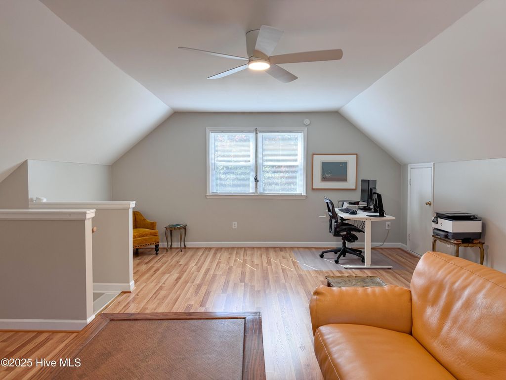 listing image 105