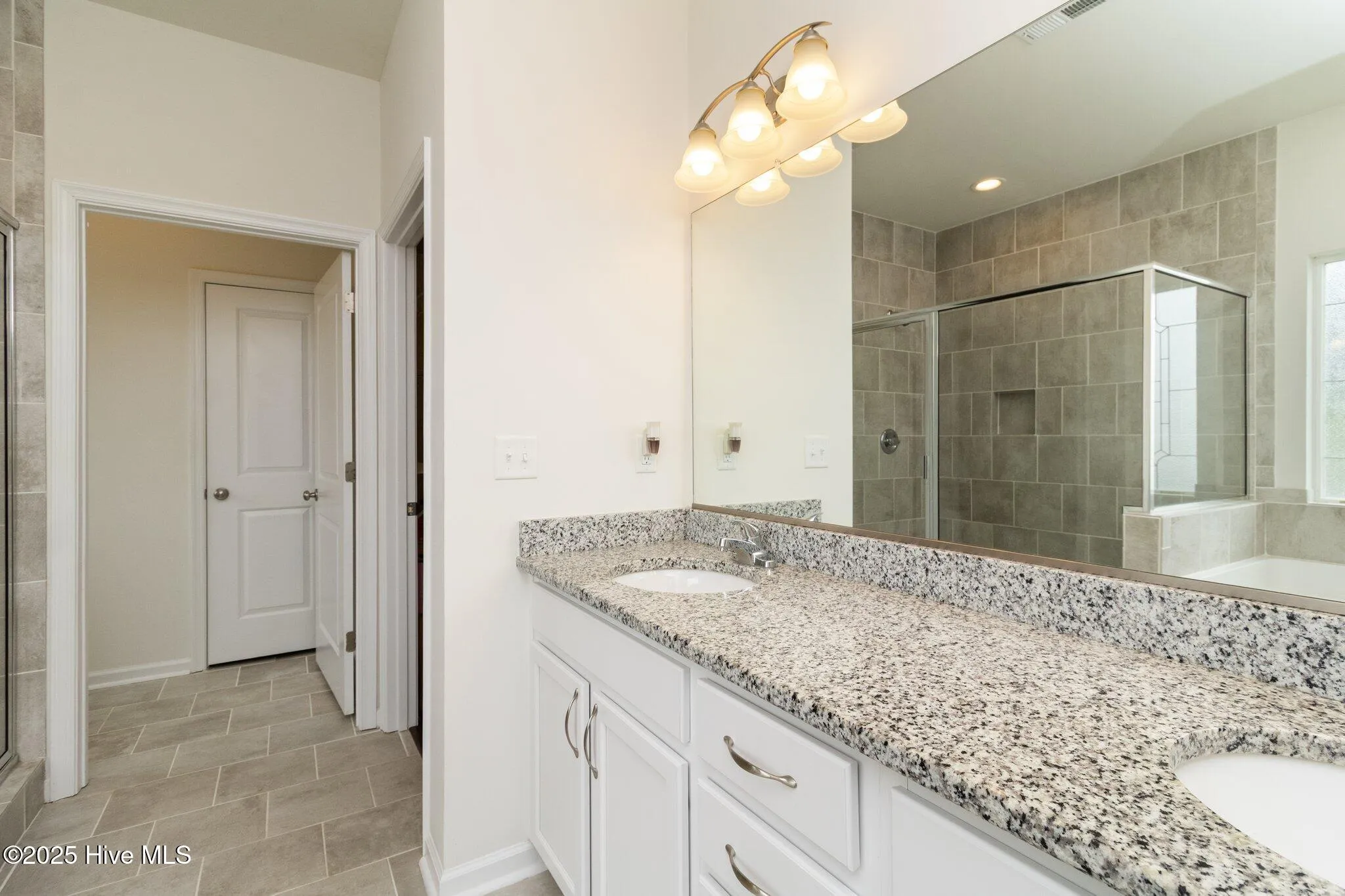 Moyock, North Carolina 27958, United States, 5 Bedrooms Bedrooms, ,4 BathroomsBathrooms,Residential,Active,143004