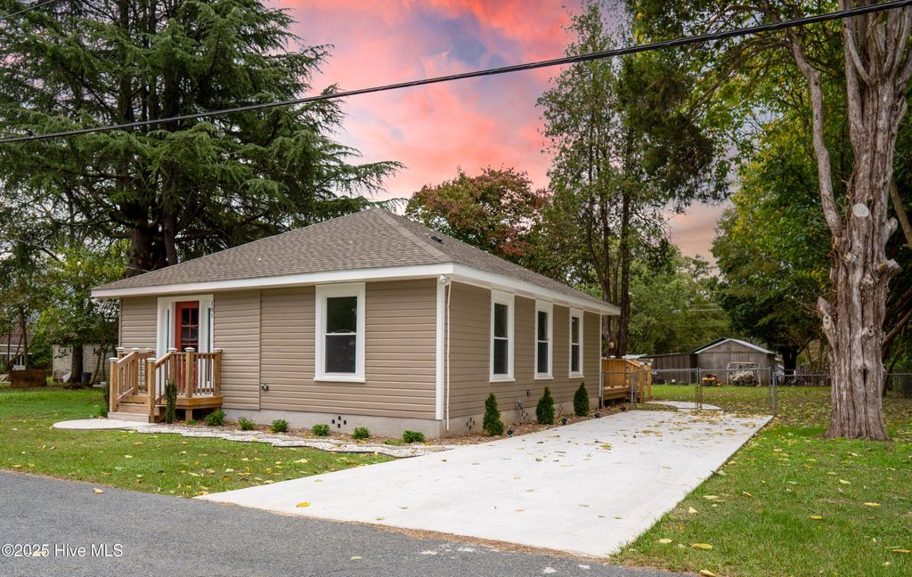 Photo of 101 Sixth Street, Cordova, NC 28330 (MLS # 100537204)
