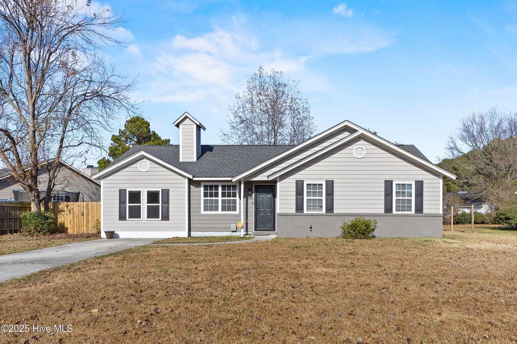 Photo of 2606 Brookfield Drive, Midway Park, NC 28544 (MLS # 100544122)