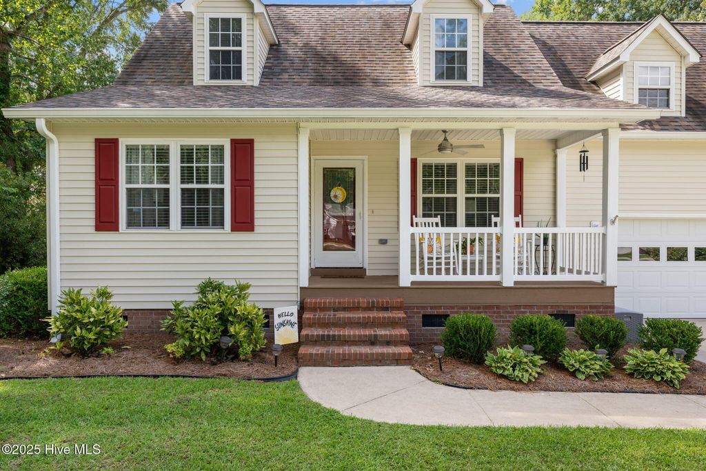 Photo of 548 Deer Run Road, New Bern, NC 28562 (MLS # 100524420)