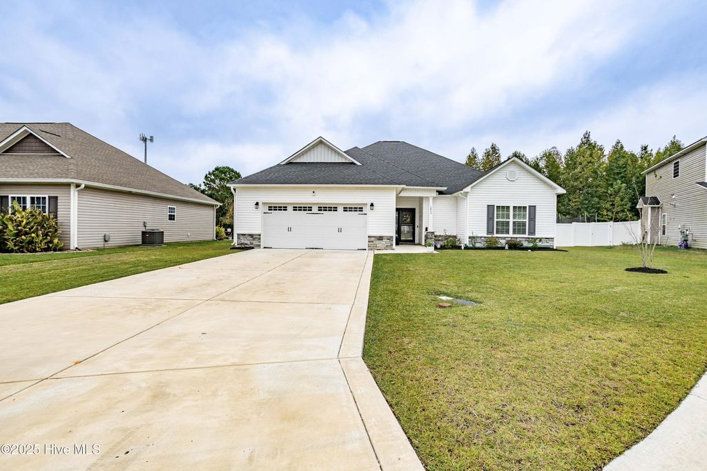 Photo of 1013 Abby Leigh Avenue, New Bern, NC 28562 (MLS # 100536624)