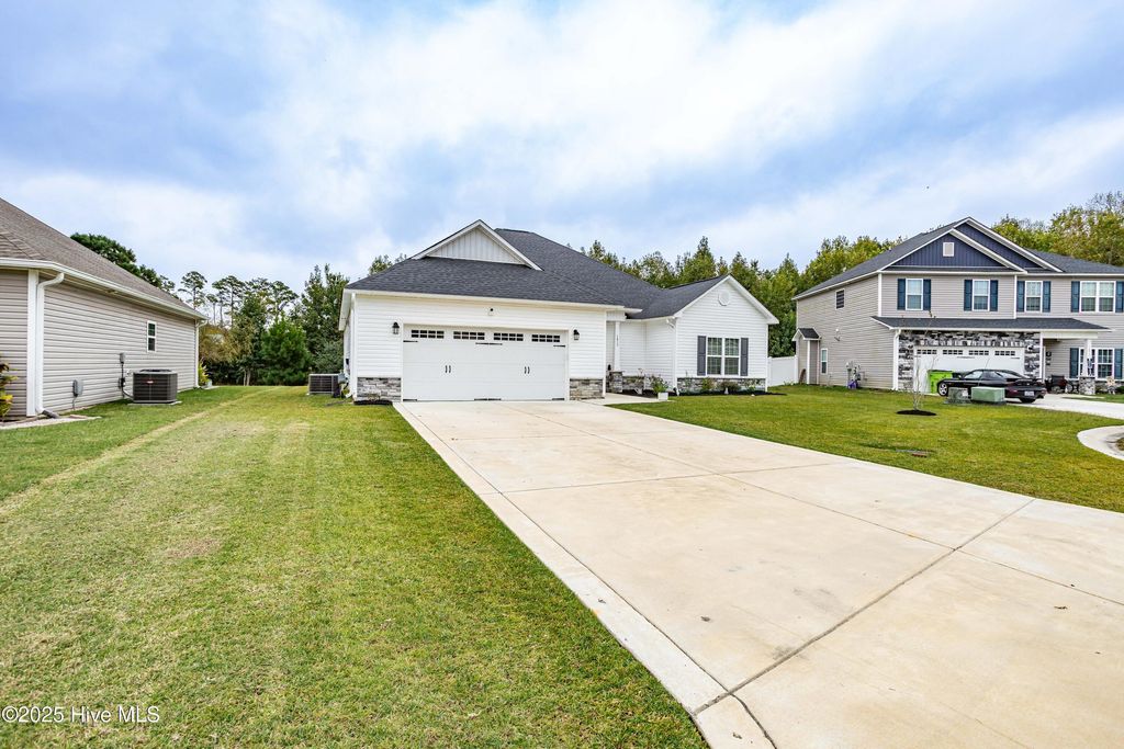 Photo of 1013 Abby Leigh Avenue, New Bern, NC 28562 (MLS # 100536624)