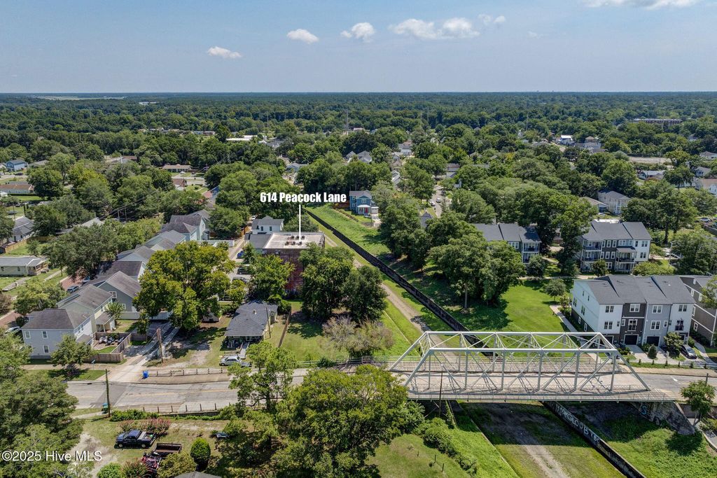 Photo of 614 Peacock Lane #Apt 5, Wilmington, NC 28401 (MLS # 100521897)