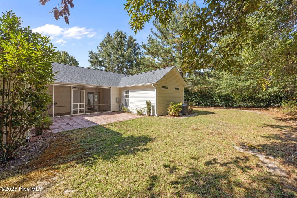 Photo of 214 Tobiano Drive, New Bern, NC 28562 (MLS # 100532949)