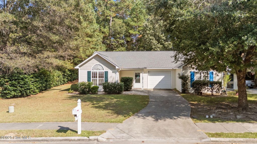Photo of 214 Tobiano Drive, New Bern, NC 28562 (MLS # 100532949)