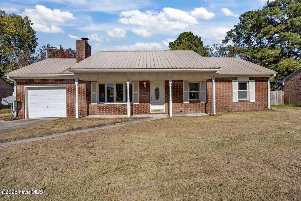 Photo of 7 Walnut Drive, Jacksonville, NC 28546 (MLS # 100540864)