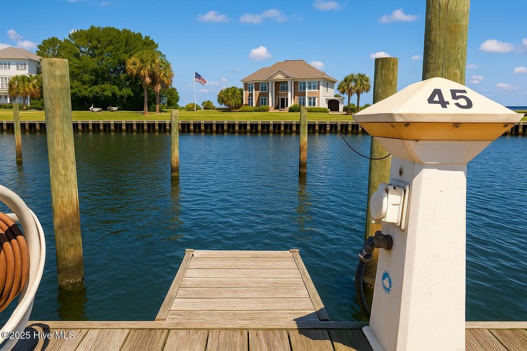 Photo of 409 Island Drive, Beaufort, NC 28516 (MLS # 100507043)