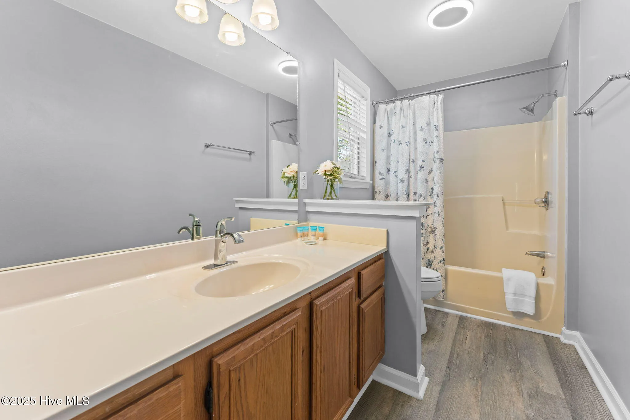 Oak Island, North Carolina 28465, United States, 3 Bedrooms Bedrooms, ,2 BathroomsBathrooms,Residential,Pending,217061