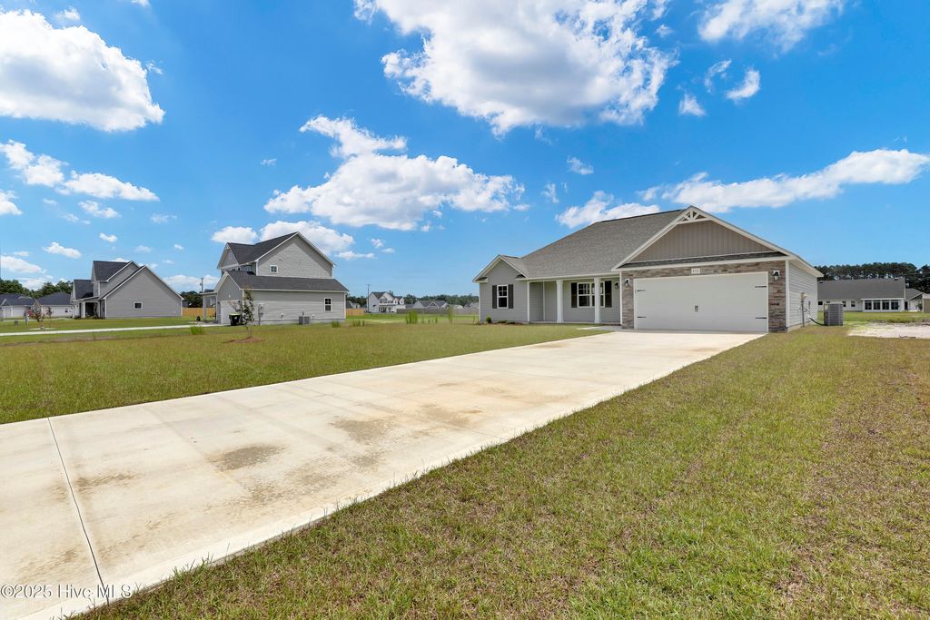 Photo of 310 Cotton Hill Place #Lot 108, Hubert, NC 28539 (MLS # 100497206)