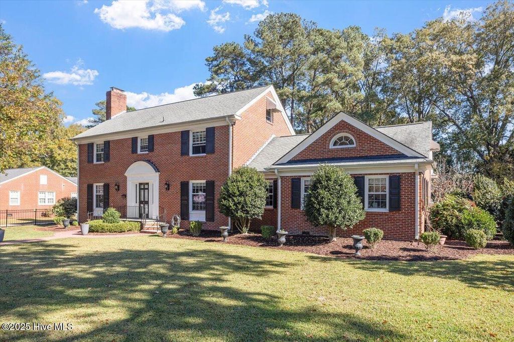 Photo of 3325 North Walnut Street, Farmville, NC 27828 (MLS # 100540077)